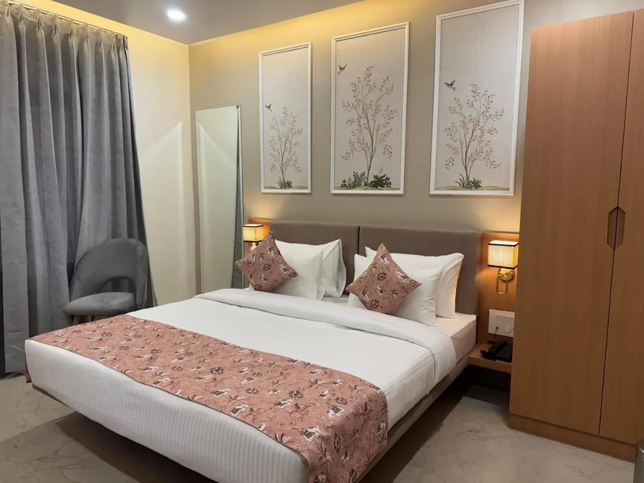 Hotel Aura By Arihant Udaipur