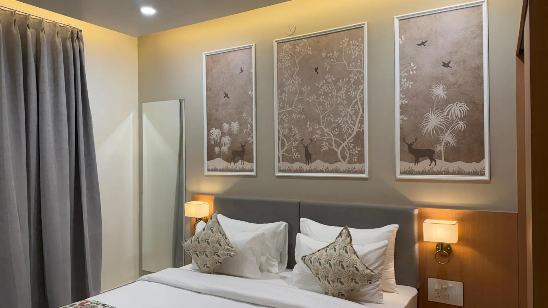 Hotel Aura By Arihant Udaipur