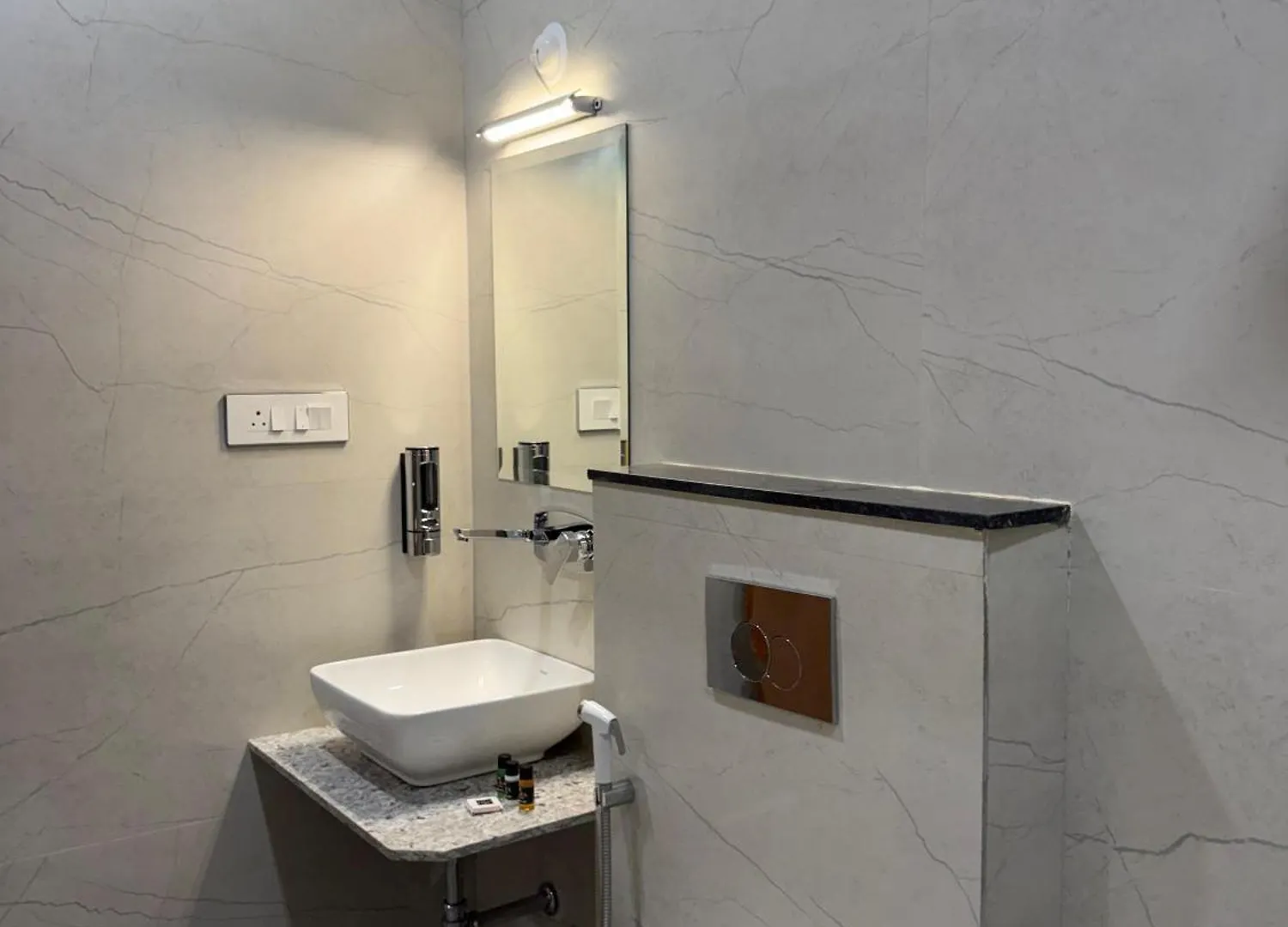 Hotel Aura By Arihant Udaipur