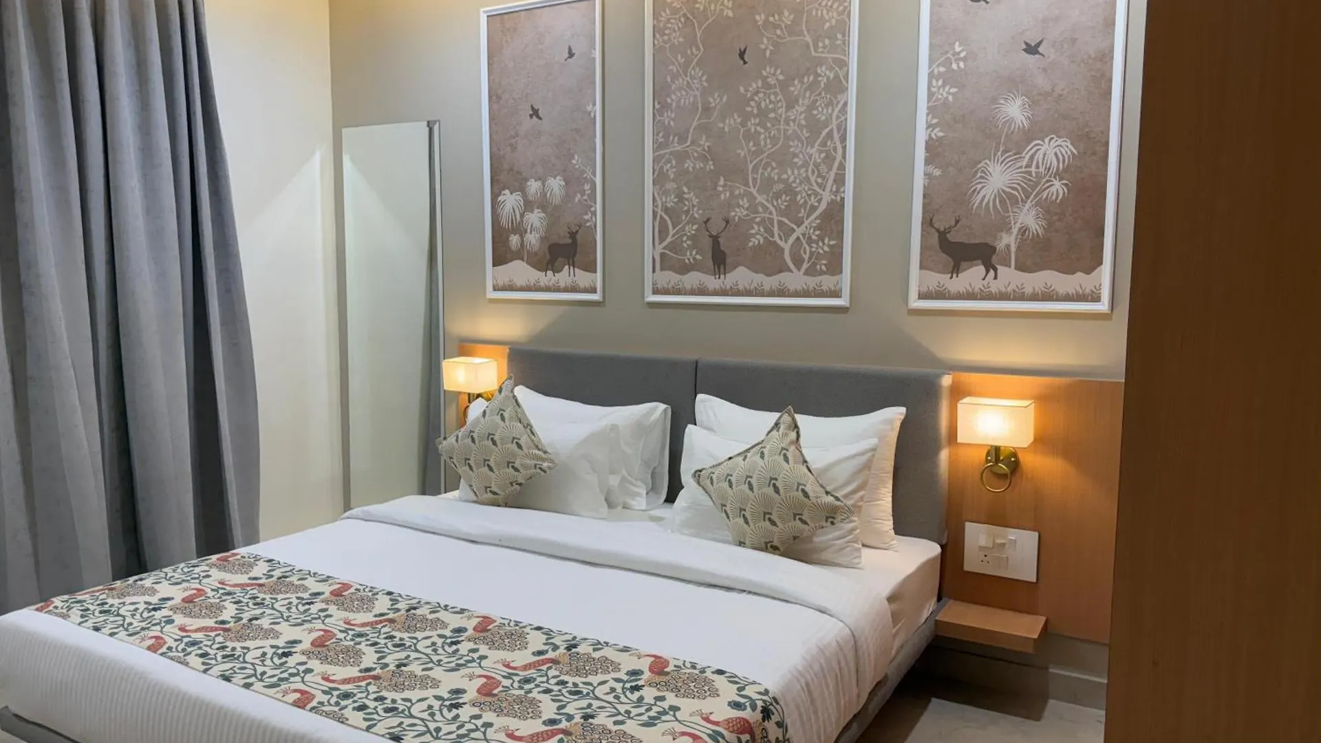 Hotel Aura By Arihant Udaipur